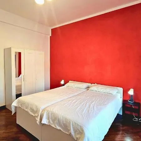 Urban Apartment *