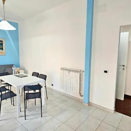 Urban Apartment *